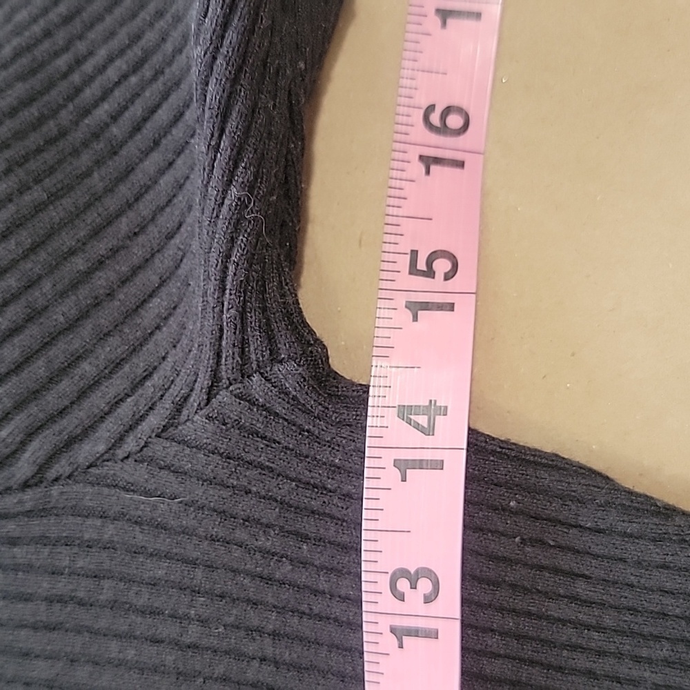 Zesica Size L Black Ribbed Stretchy Short Sleeve Knit Sweater, Exc. Used Cond. - Picture 7 of 11